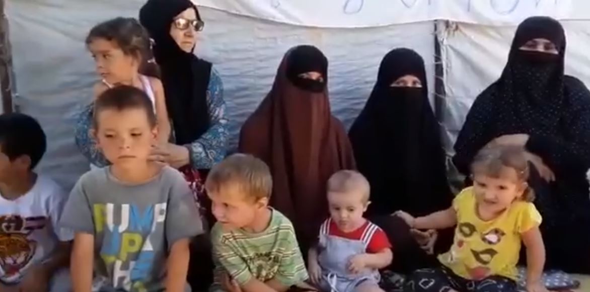 Українські дружини бойовиків ІДІЛ благають "повернути їх додому" (ВІДЕО)