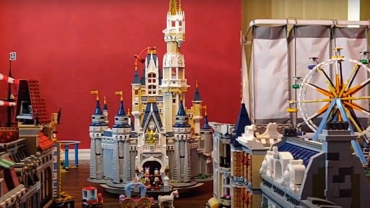 Мініатюрна версія Діснейленду: 60 тисяч фігурок Lego (ВІДЕО)