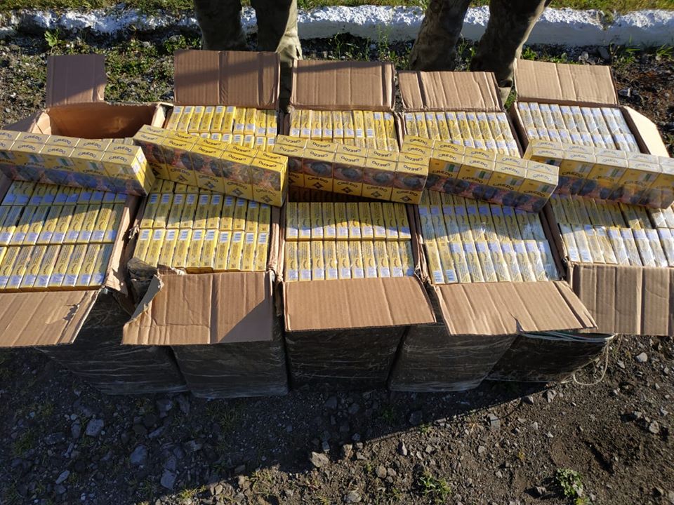 Україно-румунська контрабанда: на пунктах "Ділове" та "Дякове" вилучили 7 тисяч пачок сигарет (ФОТО)