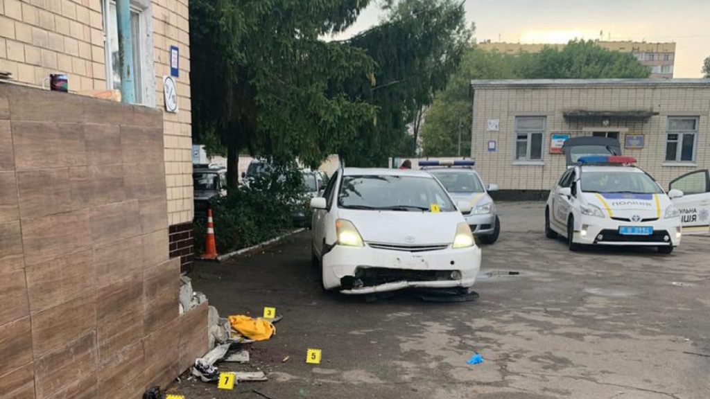 У Києві нетверезий майор за кермом збив студенток-медиків: дівчатам довелося ампутувати кінцівки