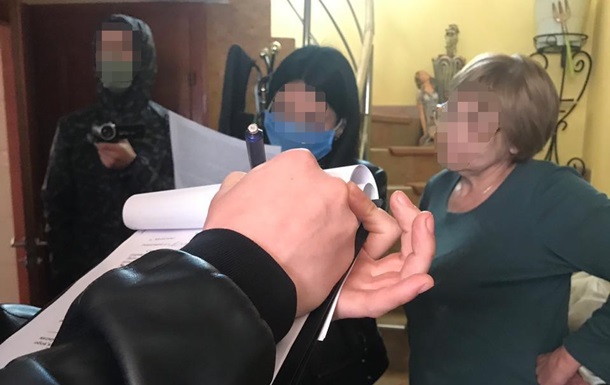 Пенсіонерку з Мукачева, яка збувала метамфетамін школярам, судитимуть