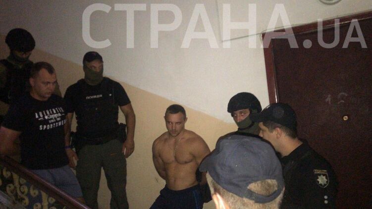 Затримані в Києві чоловіки зі зброєю ховалися в квартирі біля офісу "ОПЗЖ"