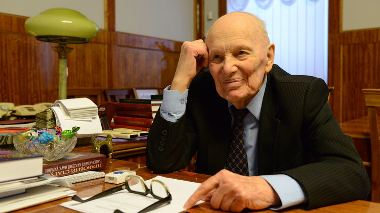 Сьогодні Україна прощається із видатним науковцем Борисом Патоном (ФОТО)