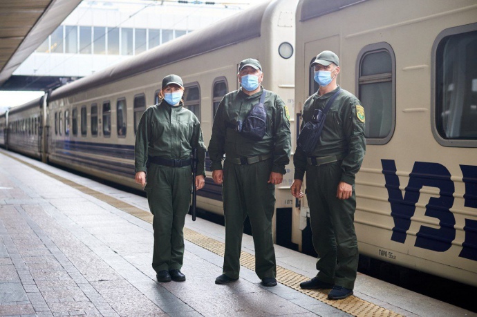 Воєнізована охорона почала роботу в потязі Ужгород-Київ