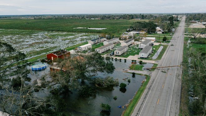 Ураган Лаура лютує у США: кількість загиблих зросла (ФОТО, ВІДЕО)