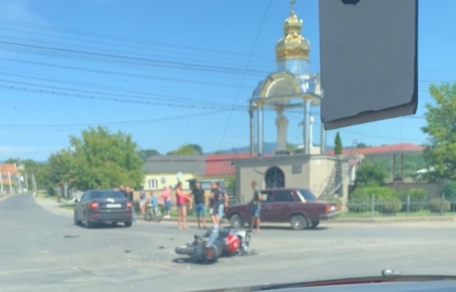 Аварія на Іршавщині: мотоцикліст розбився на дорозі (ФОТО)