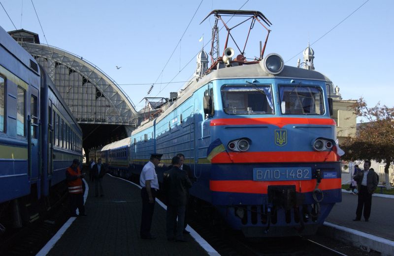 Потяги, які їдуть у напрямку Закарпаття, зупинятимуться у Тернополі