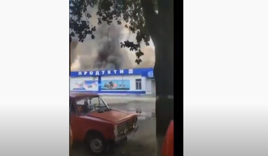 Масштабна пожежа на Харківщині: палає супермаркет (ВІДЕО)