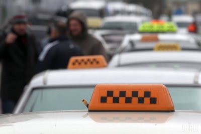 Таксистів можуть обкласти новими податками: що підготували в Мінінфраструктури