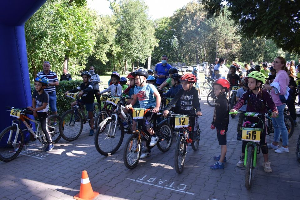 В Ужгороді відбувся турнір з велоспорту-маунтенбайку "Велолідер" (ФОТО)