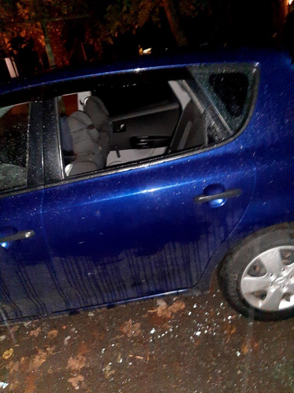 В Ужгороді вночі пограбували автомобіль