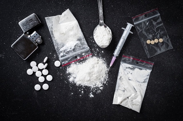 Сотня боєприпасів та наркотики: затримання наркоторговця на Виноградівщині (ВІДЕО)