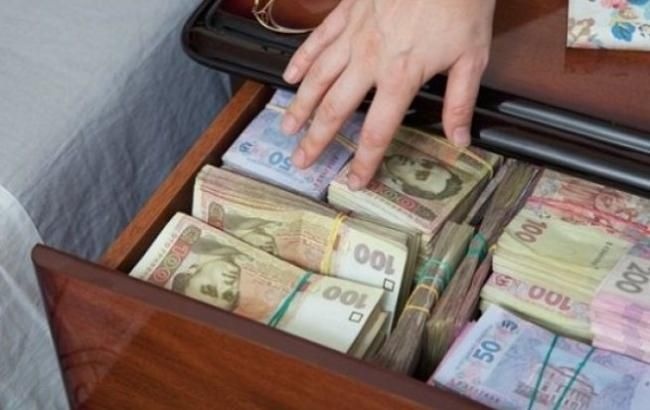 Працівниця банку на Прикарпатті привласнила 130 тисяч гривень