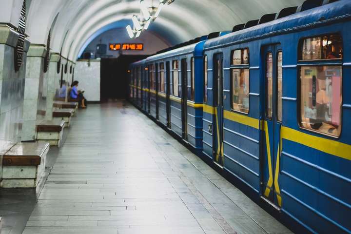 Розвага, що закінчилась смертю: у Києві з-під поїзда витягли тіло зачепера