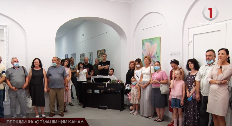 У Мукачеві у Палаці культури і мистецтв презентували виставку картин Марини Чопей (ВІДЕО)