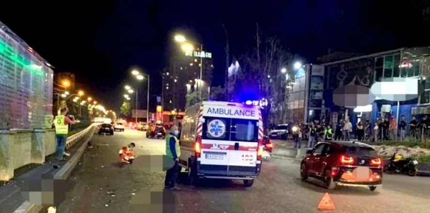 ДТП, що забрала 3 людські життя: з'явилося відео моменту аварії в столиці з участі мотоцикліста (ВІДЕО)