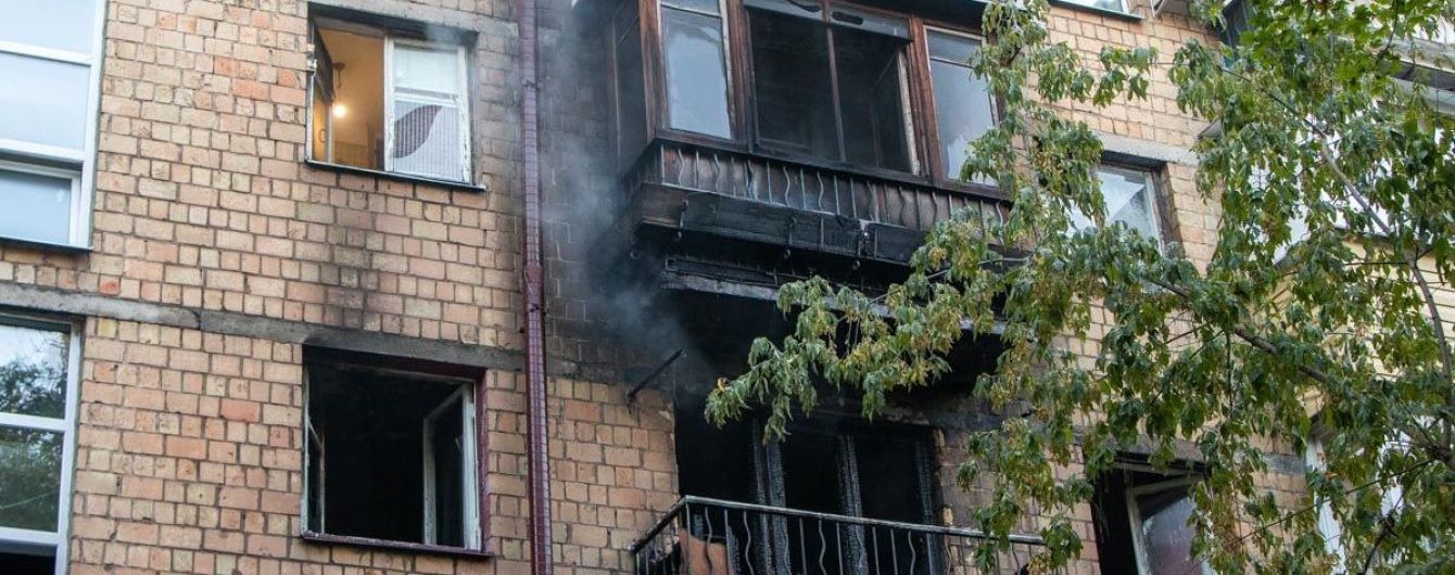 Пожежа в Ужгороді: у багатоповерхівці горіла квартира (ВІДЕО)