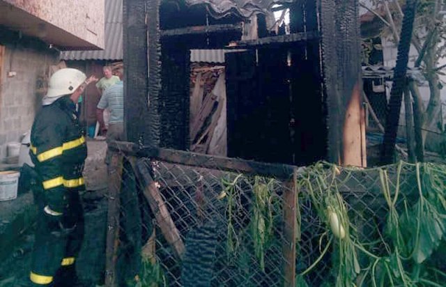На Міжгірщині вогонь ледь не знищив два будинки (ФОТО)