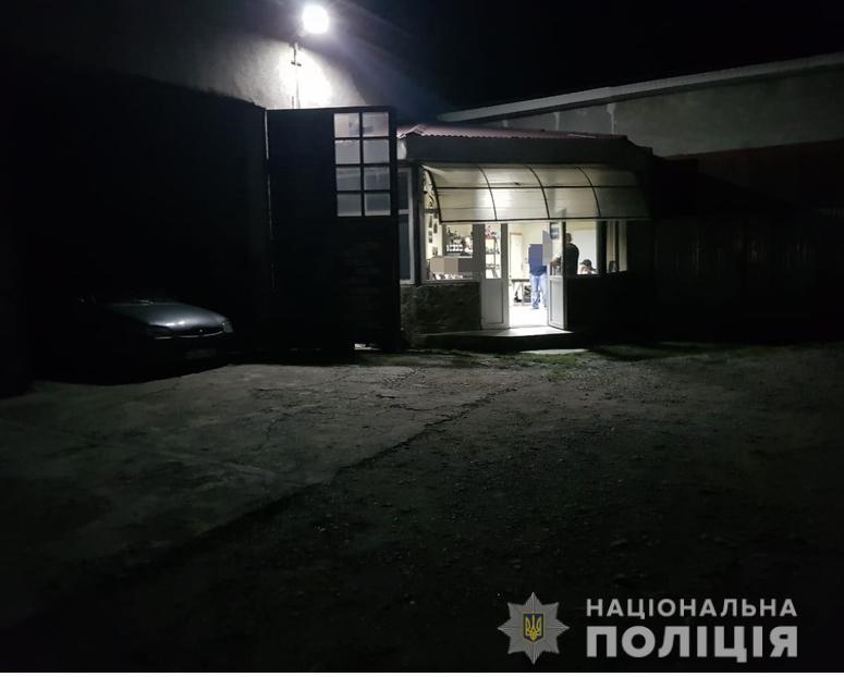 Троє осіб травмовано: у Виноградові на підприємстві виникла стрілянина (ФОТО)