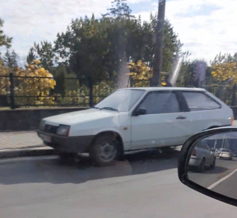 ДТП в Мукачеві: на мосту зіштовхнулися автівки (ВІДЕО)