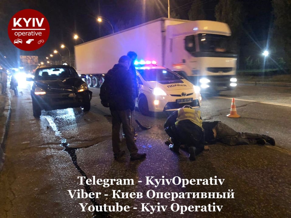 В Києві пішохід порушив правила ПДР та потрапив під автомобіль (ФОТО)
