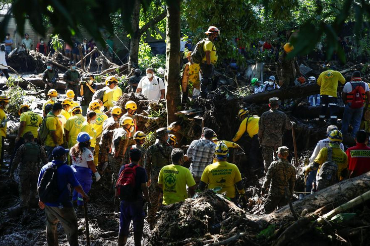 Масштабний зсув ґрунту у Сальвадорі: близько 7 людей загинули під масами бруду