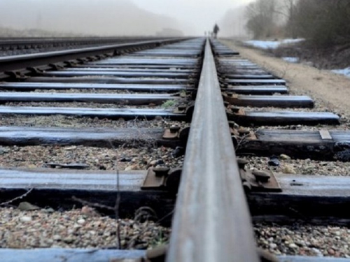На Одещині 16-річний підліток кинувся під потяг