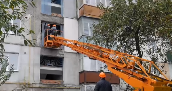 Відрізали не ту трубу: двоє людей постраждали в одній з квартир Красилова під час ремонту (ВІДЕО)