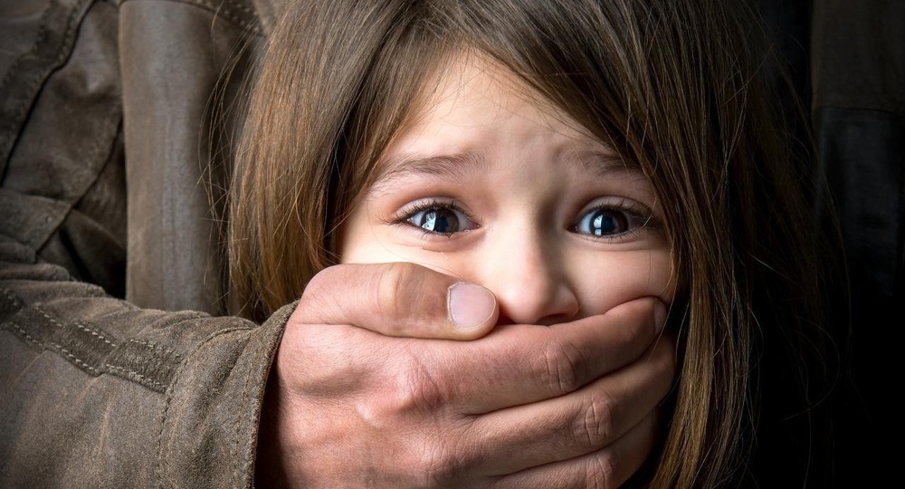 На Харківщині педофіл зловив 11- річну дівчинку для своїх сексуальних втіх (ФОТО)