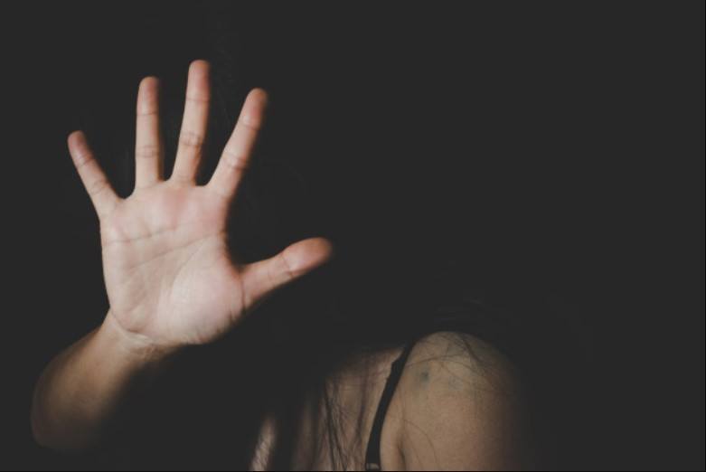 Тисячі побитих і зґвалтованих: з кожним роком все більше закарпаток стають жертвами насильства