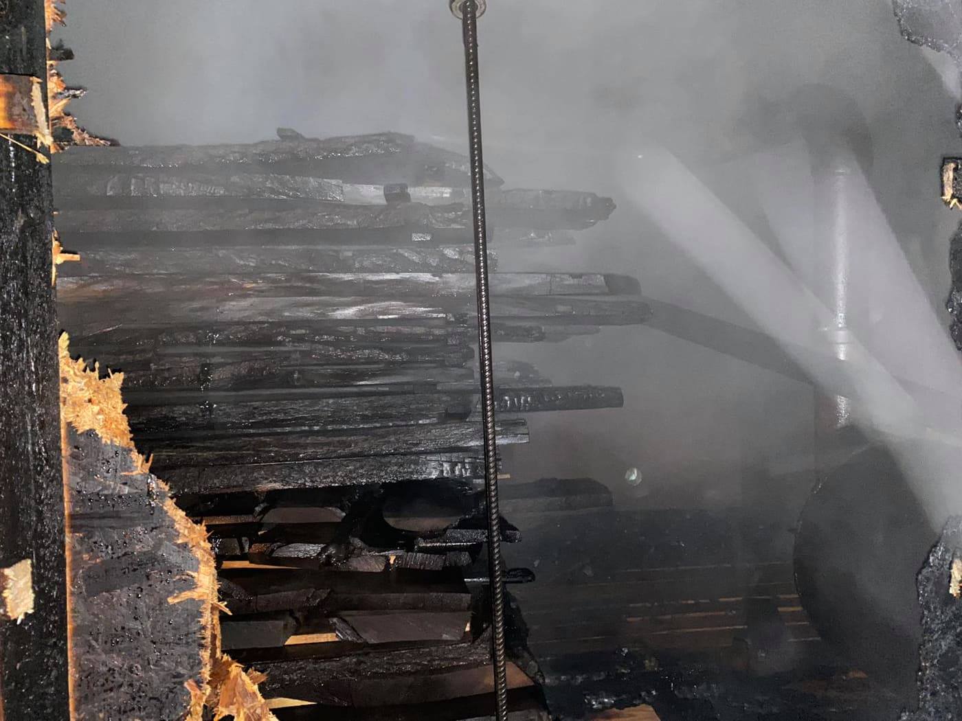 Пожежа у Мукачеві: горіло деревообробне підприємство (ФОТО)