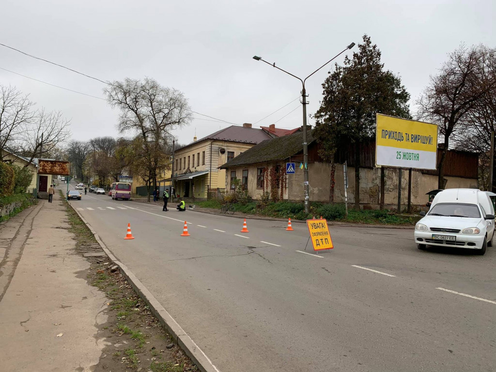Смертельна ДТП: у Дрогобичі 13-річна школярка загинула під колесами автобуса (ФОТО)