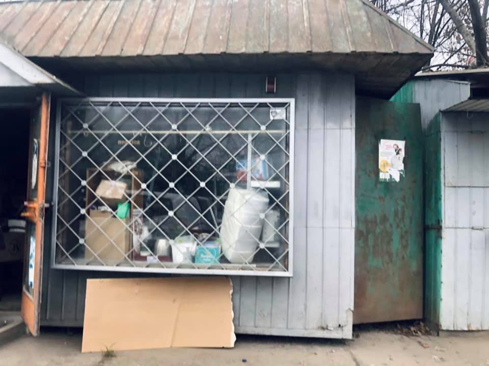 Невдале пограбування в Ужгороді: зловмисник проник в приміщення через дах будівлі (ФОТО)