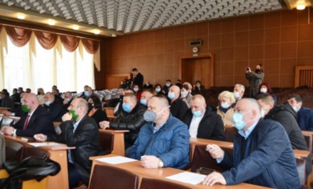 Новий склад Тячівської райради: депутати прийняли присягу