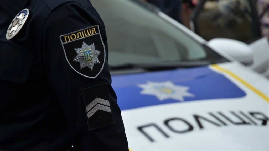 В Ужгороді поліцейські врятували пенсіонерку: жінка впала у власній квартирі та понад добу пролежала на підлозі