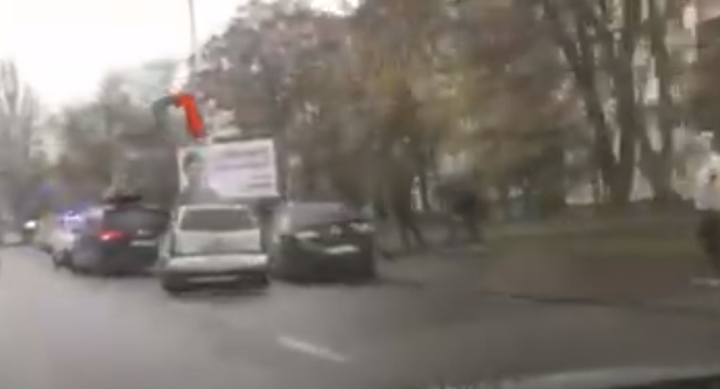 Потрійна ДТП в Ужгороді: на місці працює поліція (ВІДЕО)
