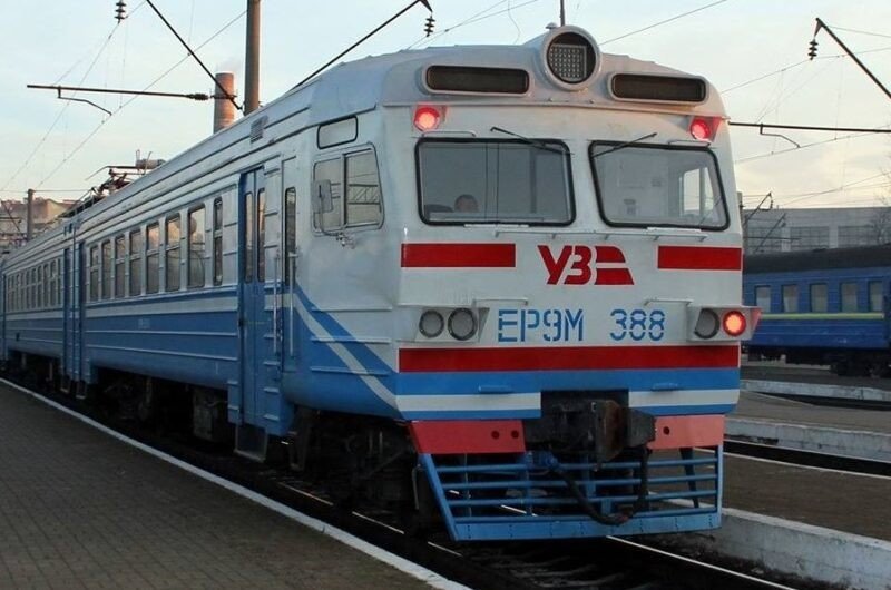 В Україні можуть припинити міжміське й залізничне сполучення