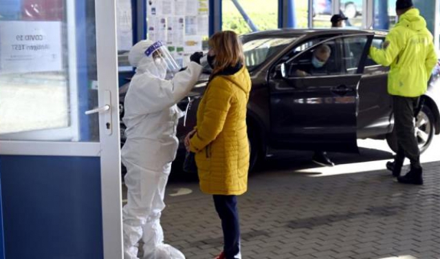 Як відбувається тестування пасажирів на кордоні із Словаччиною (ВІДЕО)