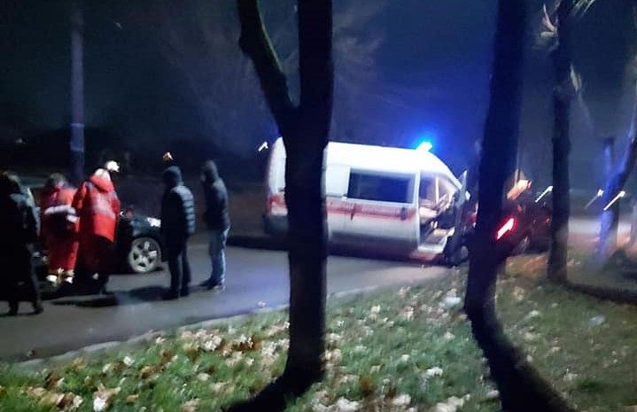 Здійснив наїзд і втік: у Мукачеві розшукують винуватця аварії (ФОТО)