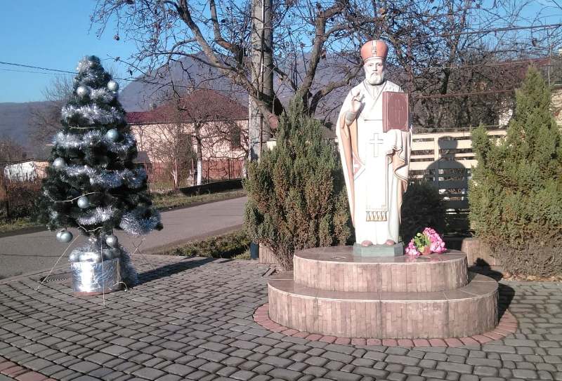 У Перечині єдина на Закарпатті скульптура Святого Миколая