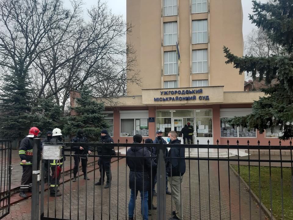 В Ужгороді замінували міськрайонний суд (ФОТО)