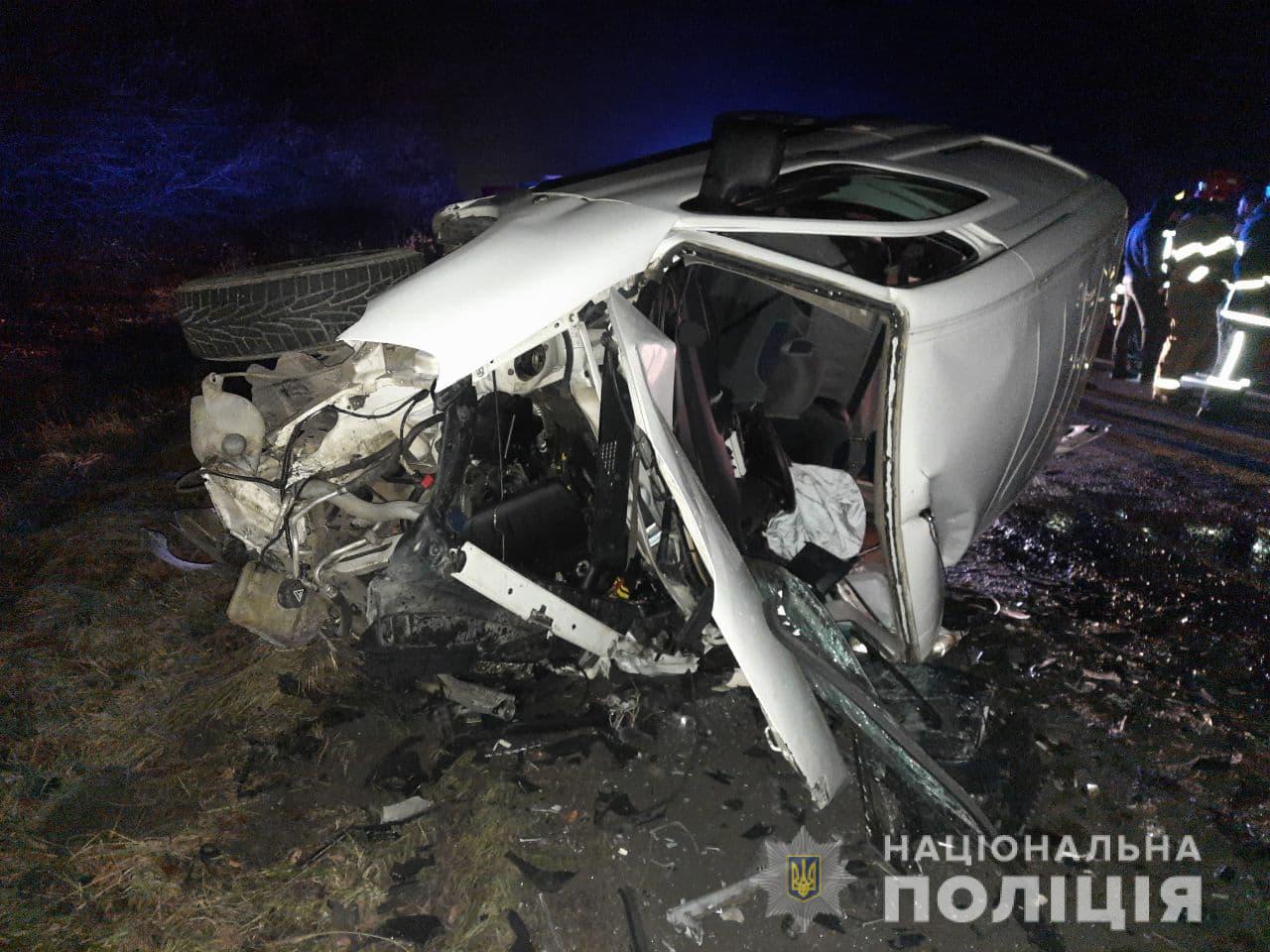 Зіштовхнулися 5 авто: офіційні подробиці смертельної автотрощі на трасі "Київ-Чоп" (ФОТО)