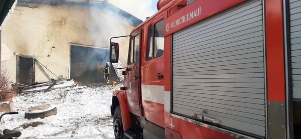 На Рахівщині сталася пожежа на деревообробному заводі (ФОТО)