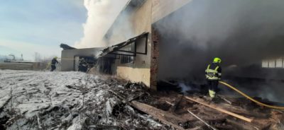 На Рахівщині сталася пожежа на деревообробному заводі (ФОТО)