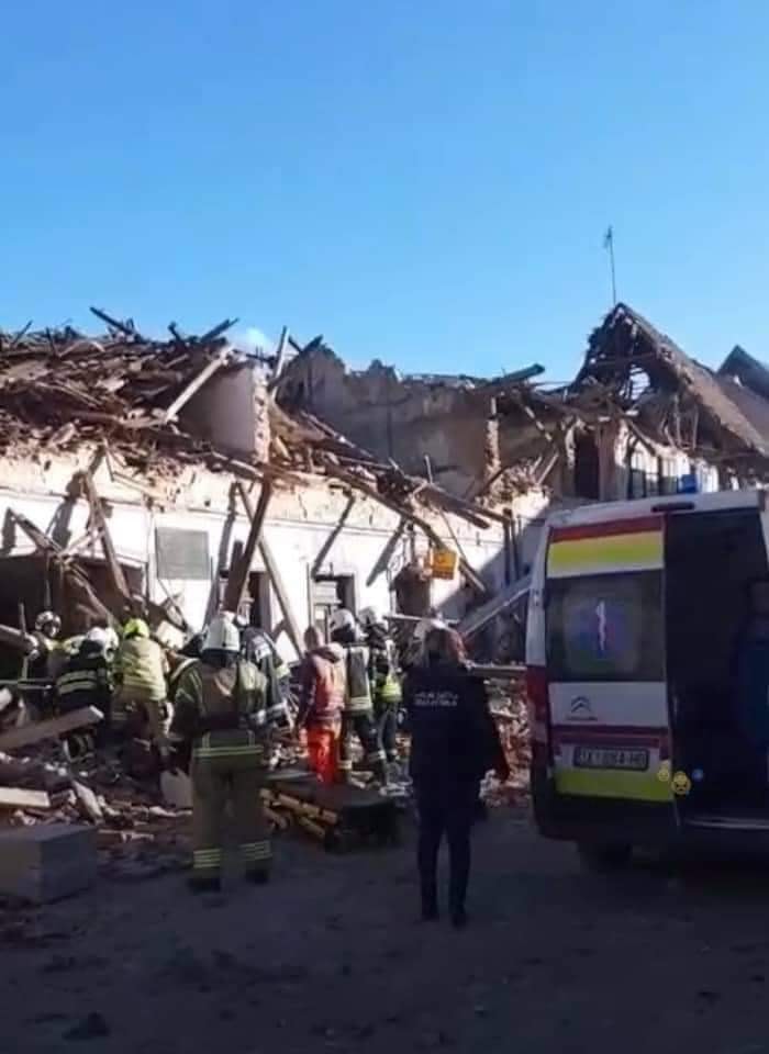 Стовпи пилу, паніка та зруйновані будівлі: потужний землетрус сколихнув Хорватію (ФОТО, ВІДЕО)