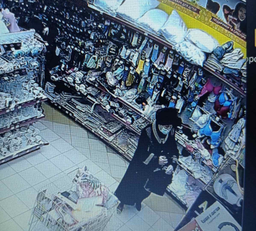 Горе-сімейка злочинців орудує на Рахівщині: власників магазинів попереджають про небезпеку (ФОТО)