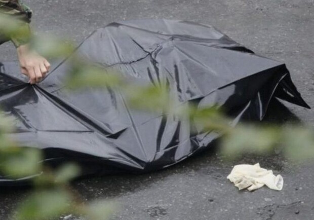У Мукачеві серед вулиці знайшли труп людини