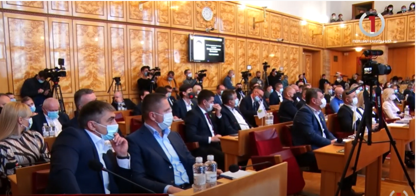 В Ужгороді відбулась перша сесія новообраної Закарпатської обласної ради (ВІДЕО)