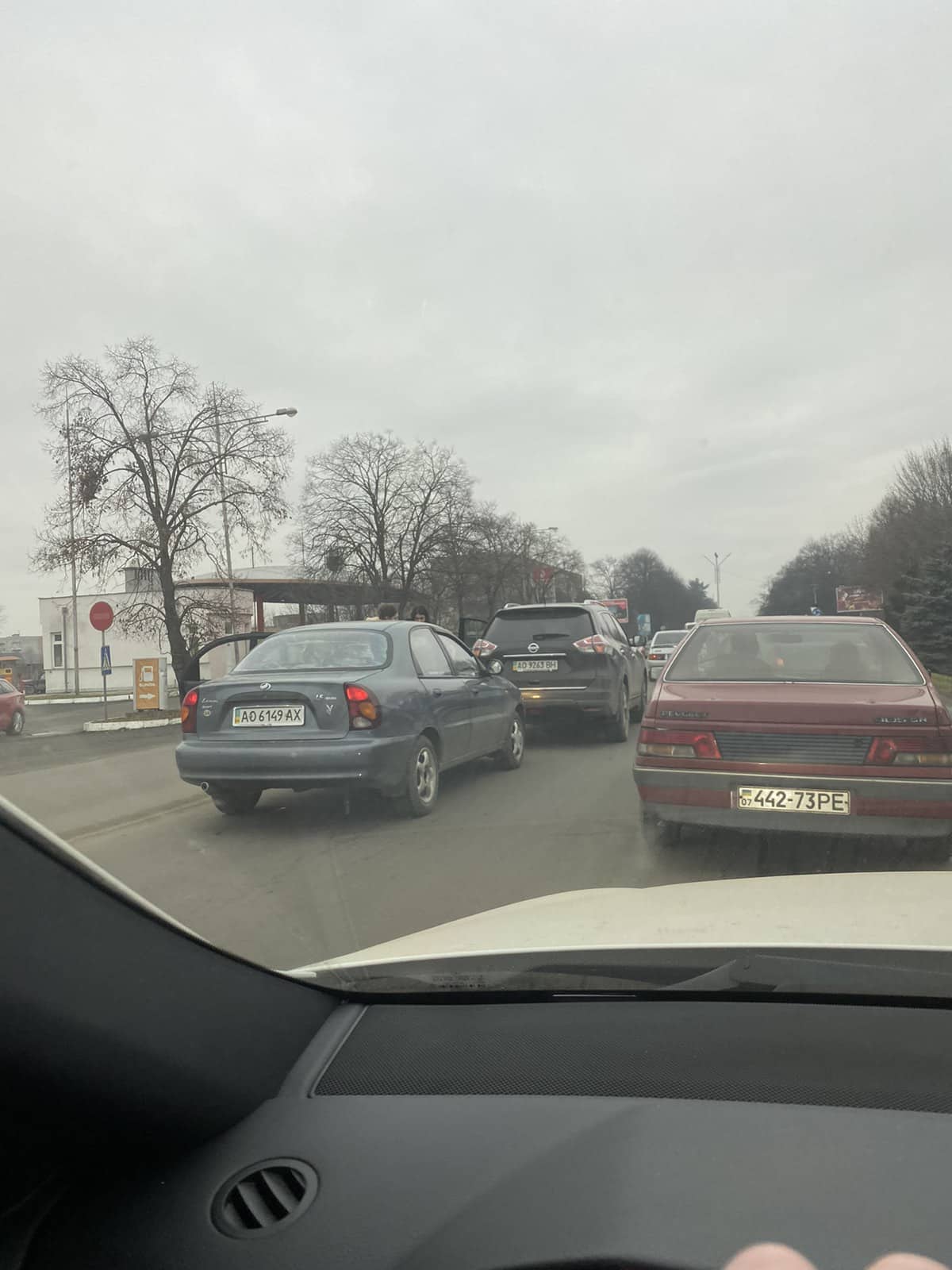 ДТП в Мукачеві, рух ускладнено: поблизу ринку ГІД зіткнулися авто