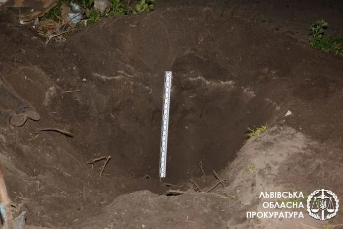 На Львівщині троє підлітків убили та закопали 17-річного хлопця (ФОТО)